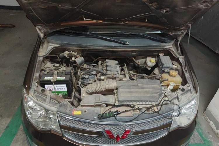 Used Wuling Hongguang 2014 1.5L S Standard Version Engine Bay