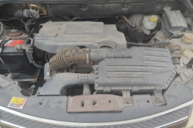 Used Wuling Hongguang 2014 1.5L S Comfort Model Engine Bay