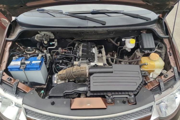 Used Wuling Hongguang 2014 1.5L S Standard Version Engine Bay