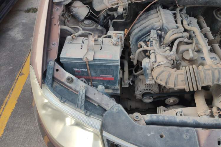 Used Wuling Hongguang 2014 1.2L S Standard Version China IV Standard Engine Bay Right