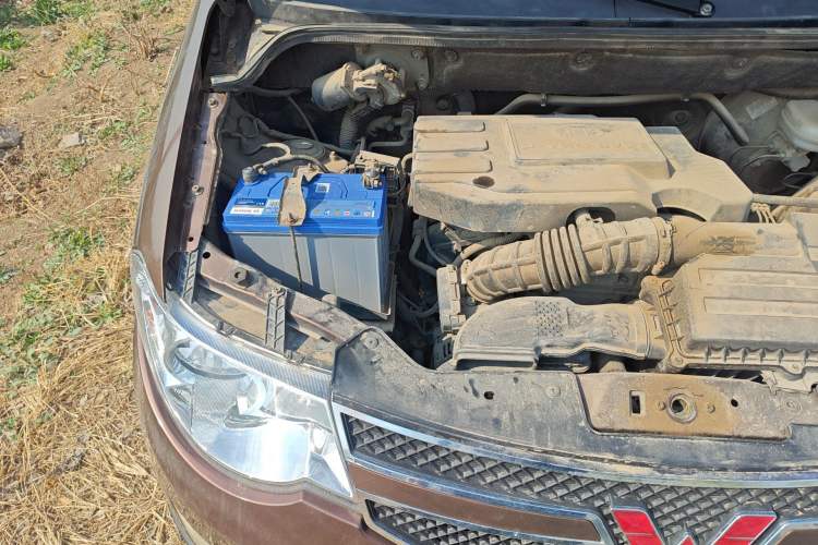Used Wuling Hongguang 2014 1.5L S Luxury Model Engine Bay Right