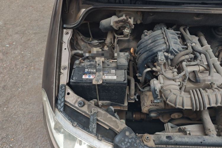 Used Wuling Hongguang 2014 1.2L S Comfort Model China IV Engine Bay Right