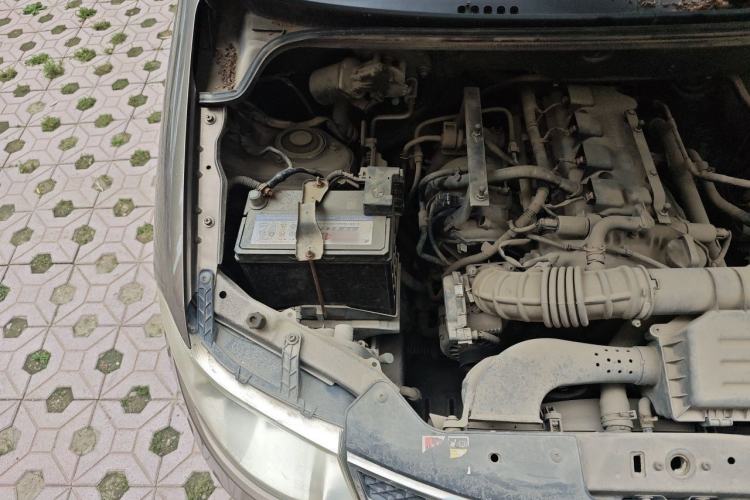 Used Wuling Hongguang 2014 1.5L S Luxury Model Engine Bay Right