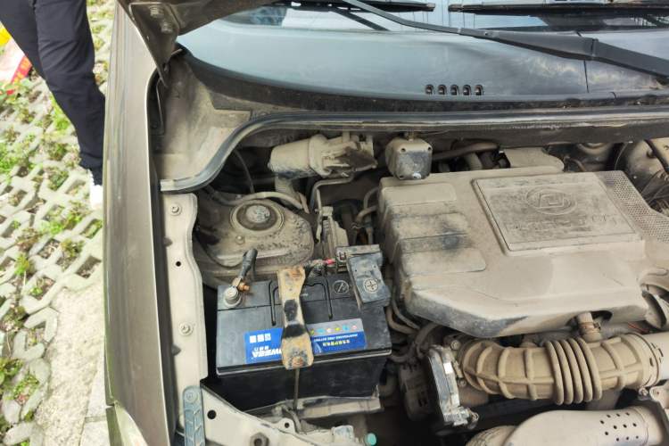Used Wuling Hongguang 2014 1.5L S Luxury Model Engine Bay Right