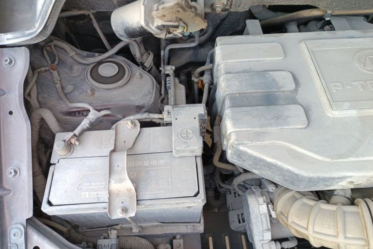 Used Wuling Hongguang 2014 1.5L S Luxury Model Engine Bay Right