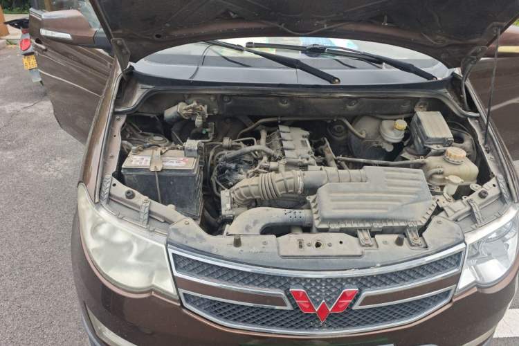 Used Wuling Hongguang 2014 1.5L S Comfort Model Engine Bay Right