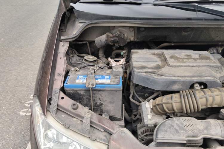 Used Wuling Hongguang 2014 1.5L S Luxury Model Engine Bay Right