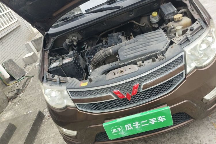 Used Wuling Hongguang 2014 1.5L S Standard Version Engine Bay Right
