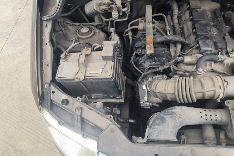 Used Wuling Hongguang 2014 1.5L S Luxury Model Engine Bay Right
