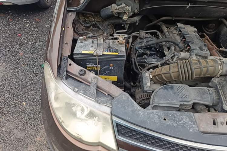 Used Wuling Hongguang 2014 1.5L S Comfort Model Engine Bay Right