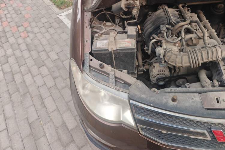 Used Wuling Hongguang 2014 1.2L S Standard Version China IV Standard Engine Bay Right