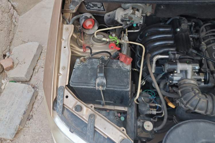 Used Wuling Hongguang 2014 1.2L Base Model China IV Engine Bay Right
