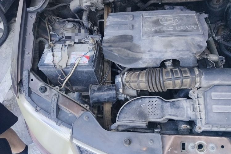 Used Wuling Hongguang 2014 1.5L S Luxury Model Engine Bay Right