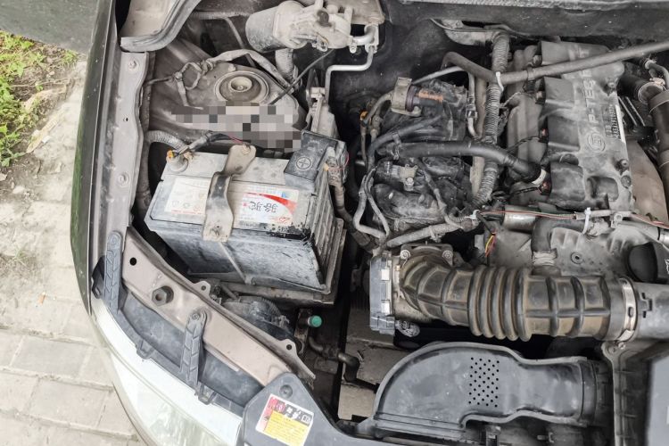 Used Wuling Hongguang 2014 1.5L S Comfort Model Engine Bay Right