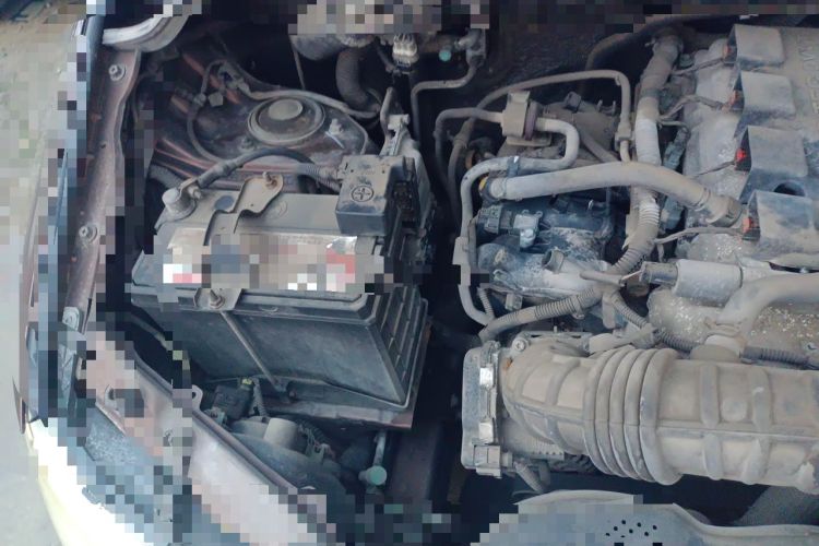 Used Wuling Hongguang 2014 1.5L S Automatic Comfort Edition Engine Bay Right