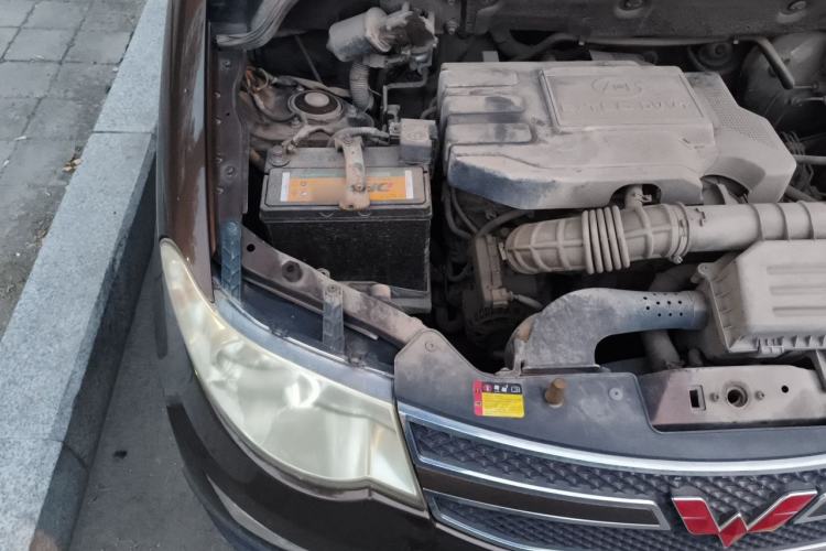 Used Wuling Hongguang 2014 1.5L S Luxury Model Engine Bay Right