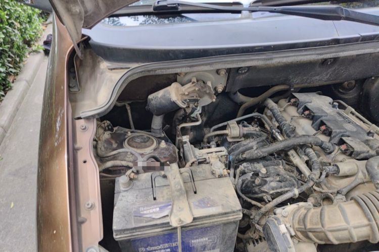 Used Wuling Hongguang 2014 1.5L S Comfort Model Engine Bay Right