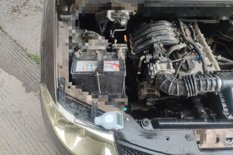 Used Wuling Hongguang 2014 1.2L Base Model China IV Engine Bay Right