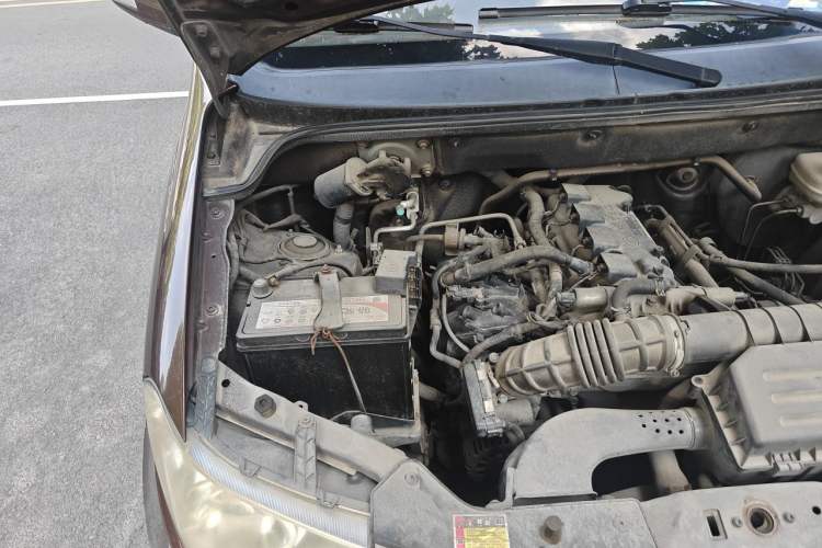 Used Wuling Hongguang 2014 1.5L S Comfort Model Engine Bay Right