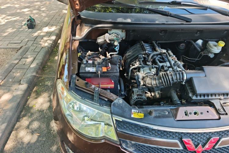 Used Wuling Hongguang 2014 1.2L S Standard Version China IV Standard Engine Bay Right