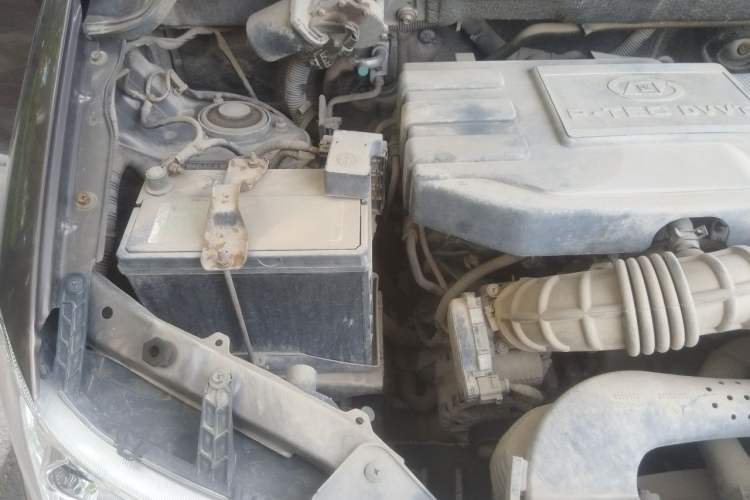 Used Wuling Hongguang 2014 1.5L S Luxury Model Engine Bay Right