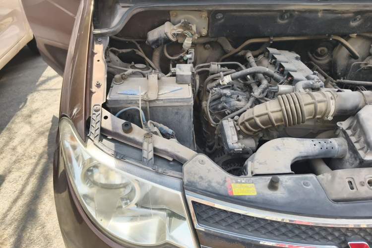 Used Wuling Hongguang 2014 1.5L S Comfort Model Engine Bay Right