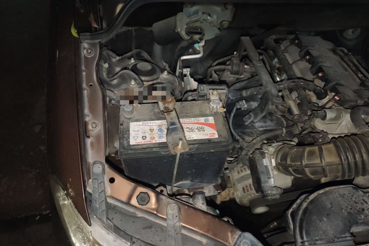 Used Wuling Hongguang 2014 1.5L S Luxury Model Engine Bay Right