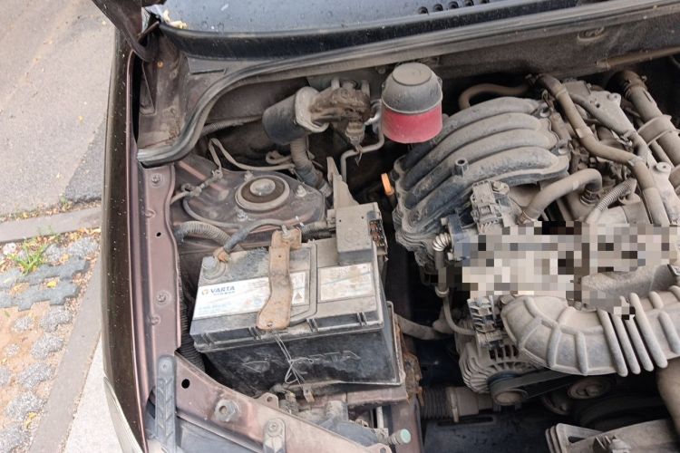 Used Wuling Hongguang 2014 1.2L Base Model China IV Engine Bay Right