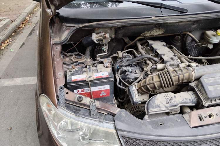 Used Wuling Hongguang 2014 1.5L S Comfort Model Engine Bay Right