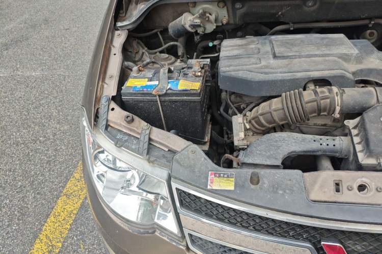 Used Wuling Hongguang 2014 1.5L S Luxury Model Engine Bay Right