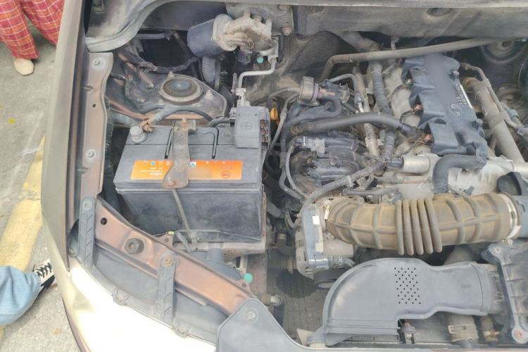 Used Wuling Hongguang 2014 1.5L S Comfort Model Engine Bay Right