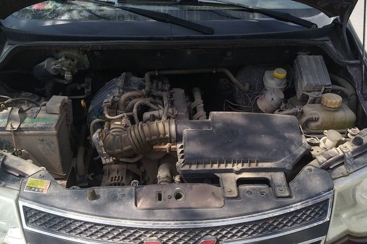 Used Wuling Hongguang 2014 1.2L S Standard Version China IV Standard Engine Bay