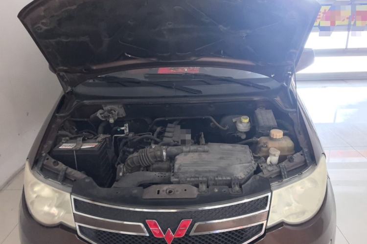 Used Wuling Hongguang 2014 1.5L S Standard Version Engine Bay