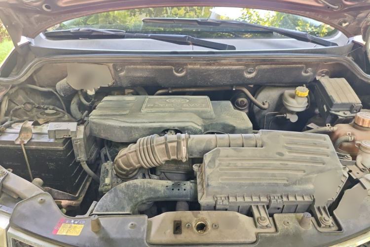 Used Wuling Hongguang 2014 1.5L S Luxury Model Engine Bay