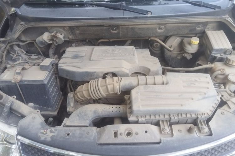 Used Wuling Hongguang 2014 1.5L S Luxury Model Engine Bay