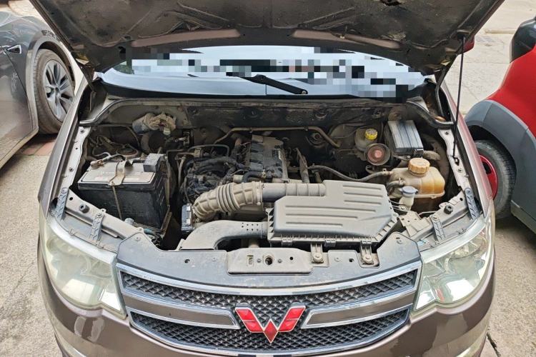 Used Wuling Hongguang 2014 1.5L S Standard Version Engine Bay