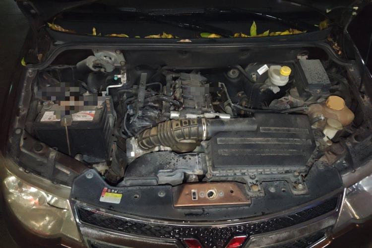 Used Wuling Hongguang 2014 1.5L S Luxury Model Engine Bay