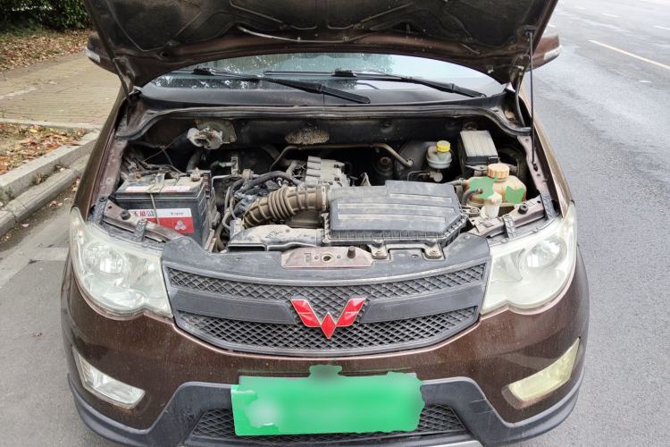 Used Wuling Hongguang 2014 1.5L S Comfort Model Engine Bay