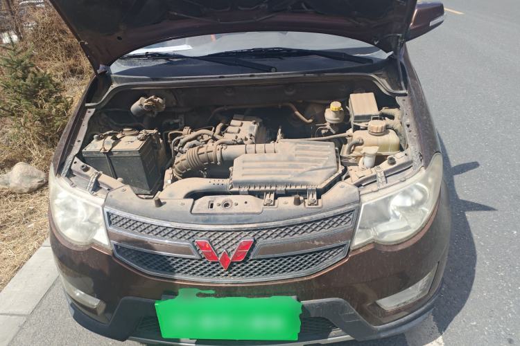 Used Wuling Hongguang 2014 1.5L S Comfort Model Engine Bay