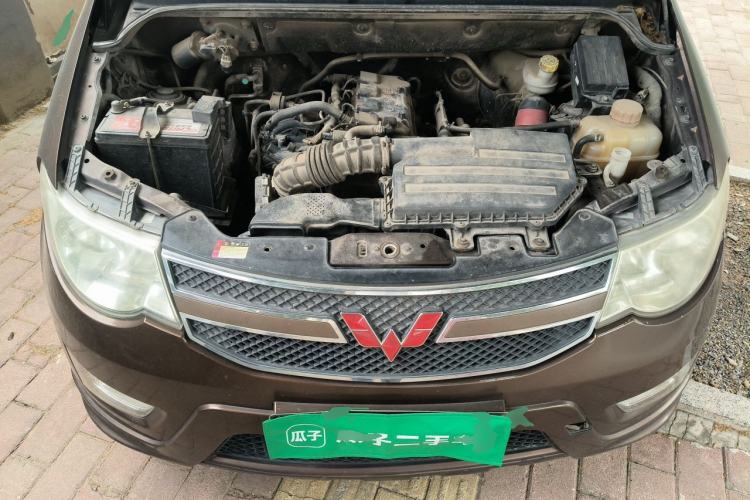 Used Wuling Hongguang 2014 1.5L S Standard Version Engine Bay
