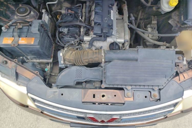 Used Wuling Hongguang 2014 1.5L S Comfort Model Engine Bay