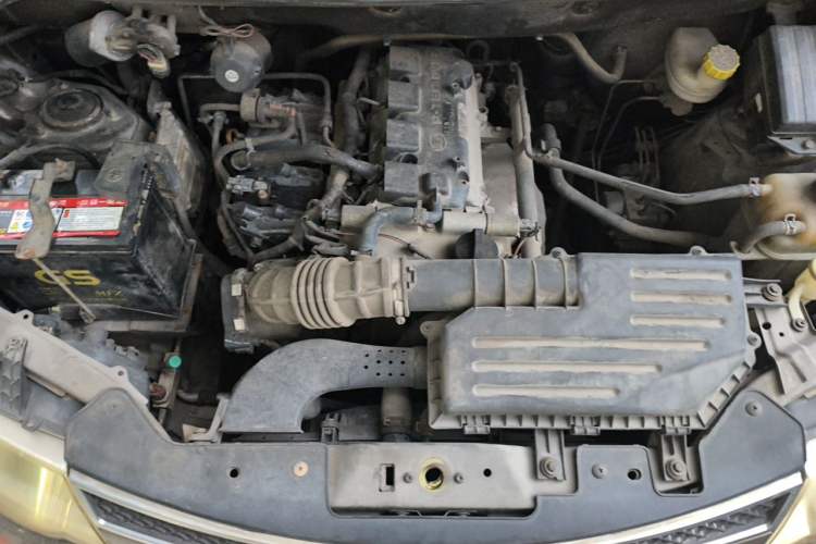 Used Wuling Hongguang 2014 1.5L S Standard Version Engine Bay