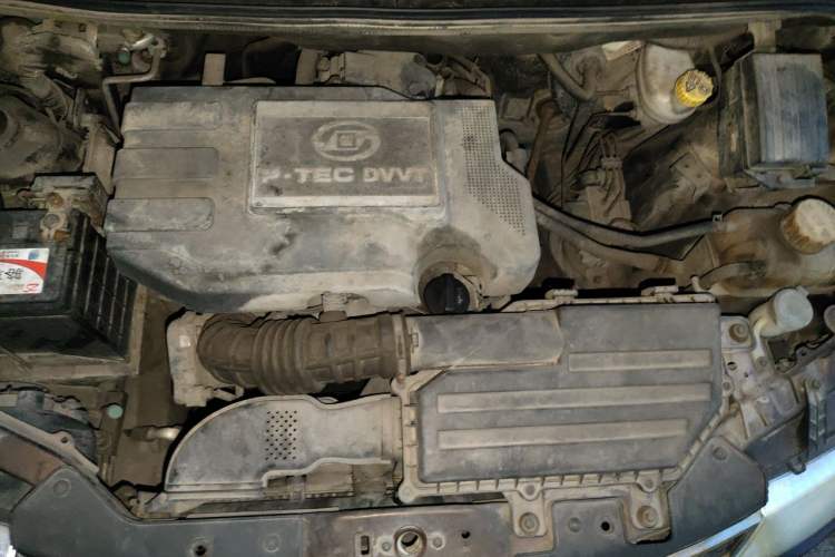 Used Wuling Hongguang 2014 1.5L S Luxury Model Engine Bay