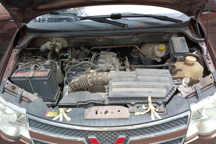 Used Wuling Hongguang 2014 1.5L S Standard Version Engine Bay