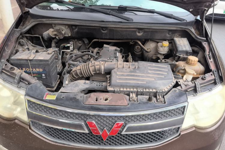 Used Wuling Hongguang 2014 1.5L S Comfort Model Engine Bay