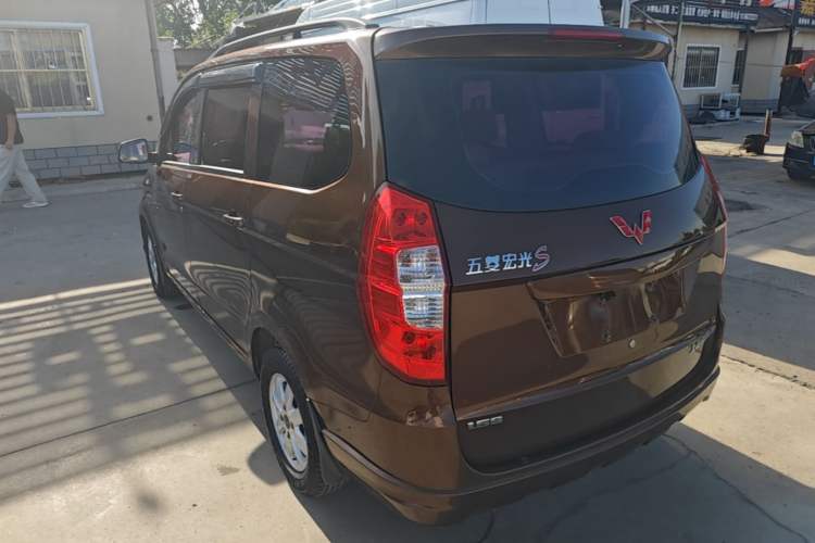 Used Wuling Hongguang 2014 1.5L S Standard Version Exterior 2