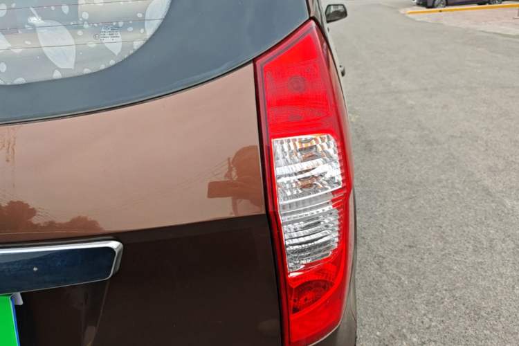 Used Wuling Hongguang 2014 1.5L S Comfort Model Exterior 3