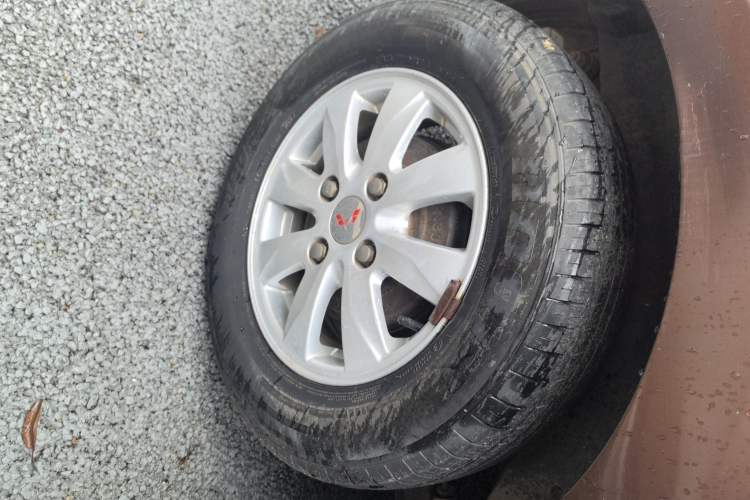 Used Wuling Hongguang 2014 1.5L S Comfort Model Exterior 3