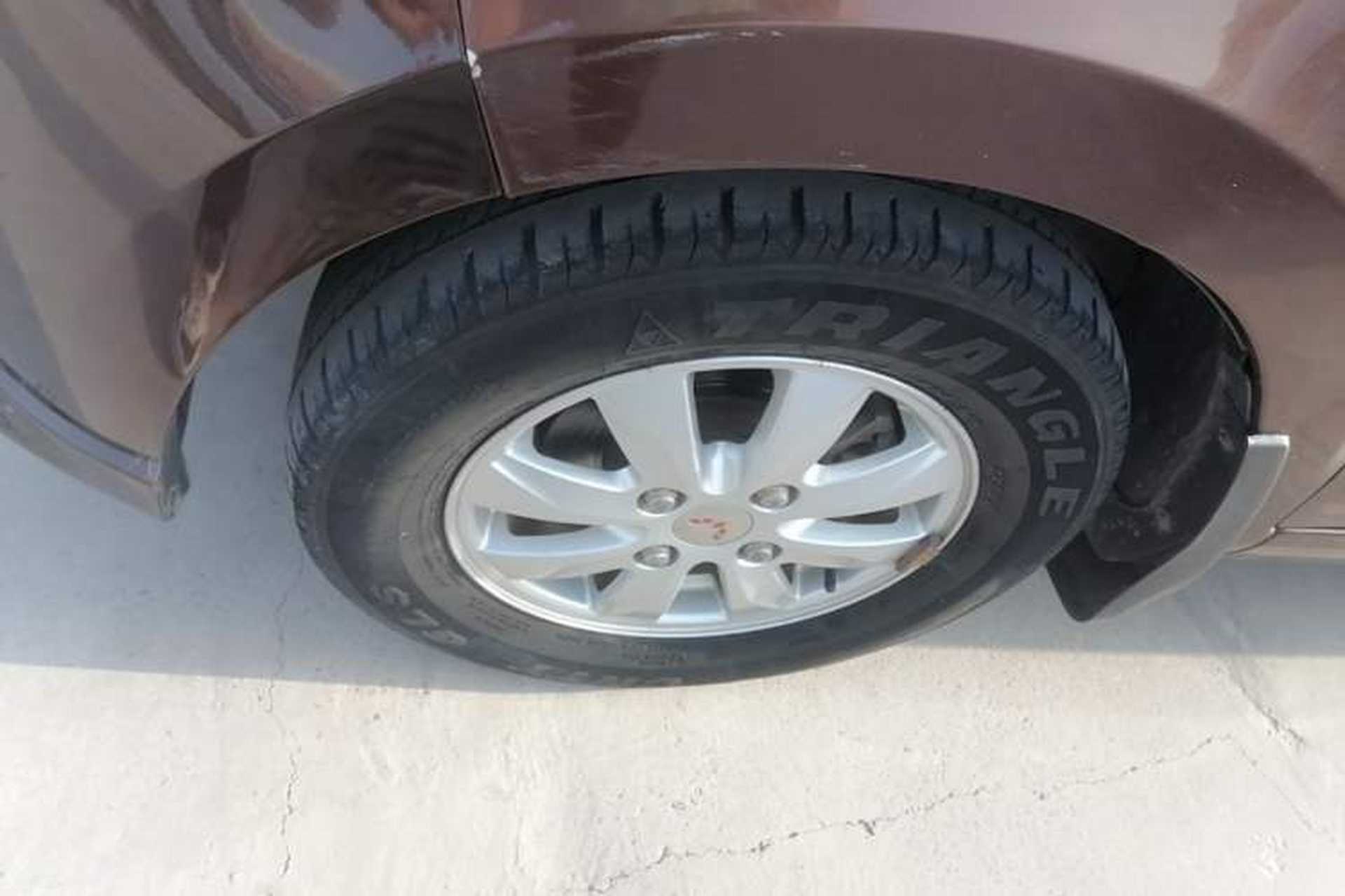 Used Wuling Hongguang 2014 1.5L S Standard Version Exterior 4
