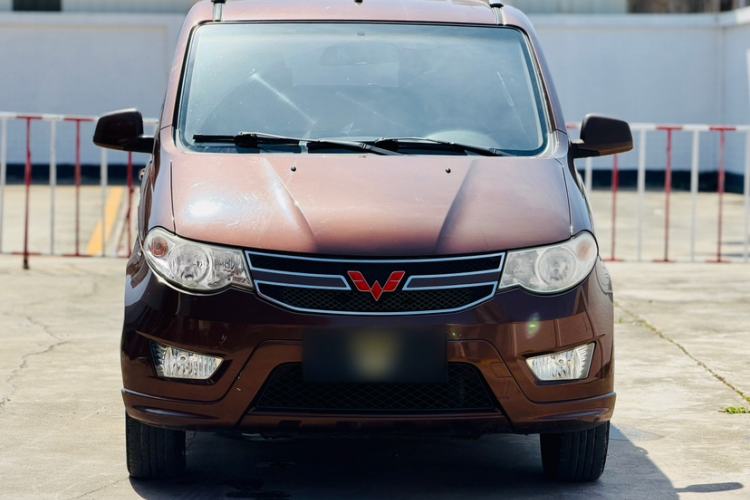 Used Wuling Hongguang 2014 1.5L S Standard Version Exterior 4